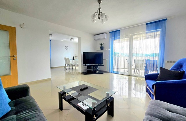 Three bedroom apartment with terrace Kastav, Opatija (A-13457-a)