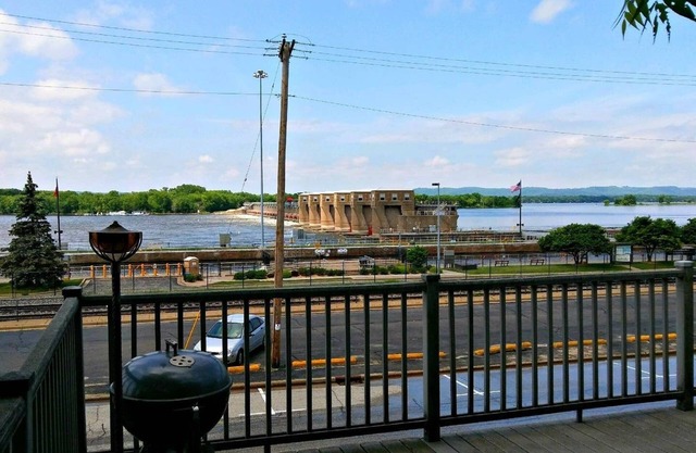 Three-Bedroom Apartment with River View