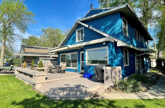 Three Bedroom Bungalow on Lake Monona - Sleeps 8