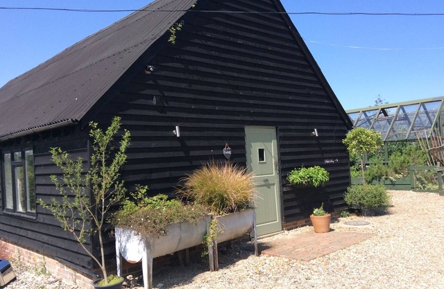 Three bedroom holiday cottage set with in 12 acres of Wealden countryside