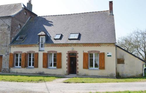 Three-Bedroom Holiday Home In Chigny