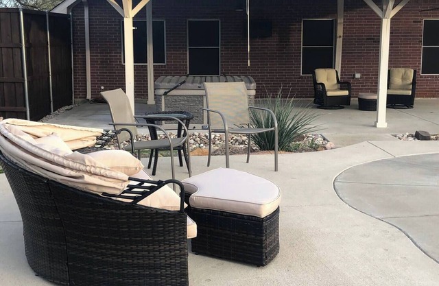 Three bedroom home with private pool & hot tub in Fate, Texas.