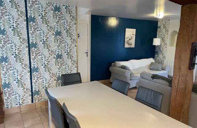 Three Bedroom House 8 beds