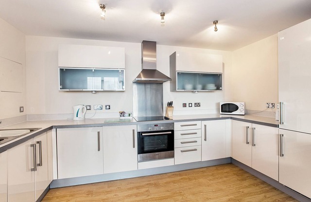Three Bedroom Serviced Apartment in Vizion, Central Milton Keynes
