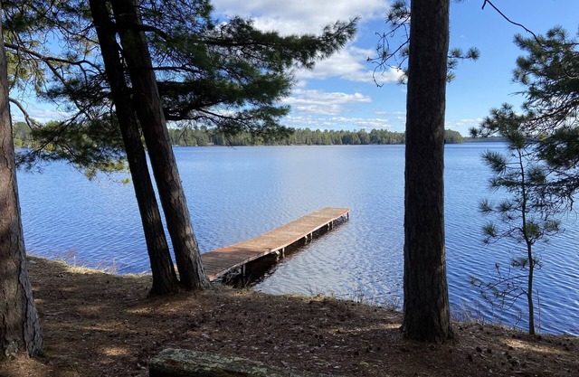 Three Lakes Chain Lakeside Cabin -Reed Road Retreat