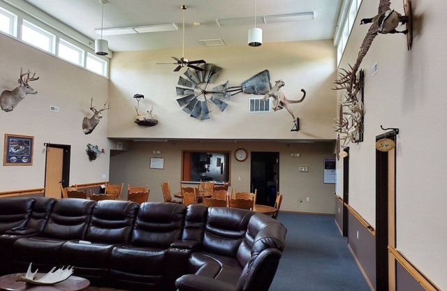 Three Rivers Lodge Room #4