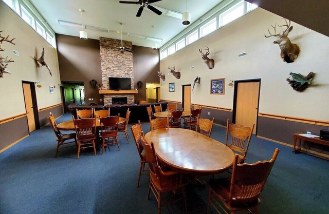 Three Rivers Lodge Room #13