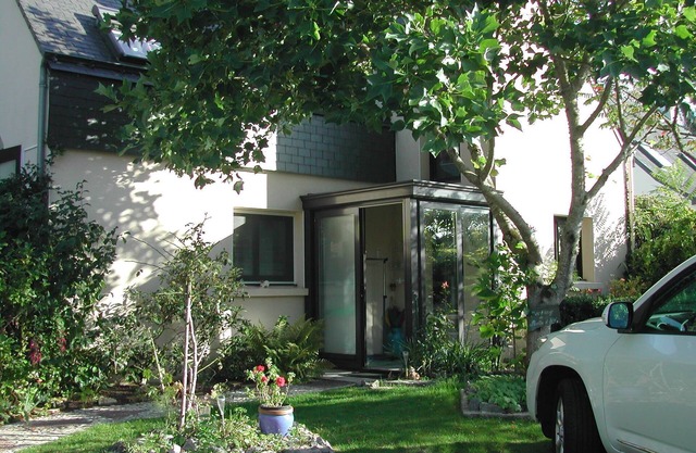 THREE SEASONS: SUMMER Pavilion any comfort for 2 to 4 people, W. E., or +
