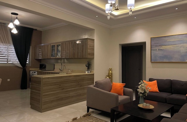 Tiffany New Two-bedroom Apartment with Balcony