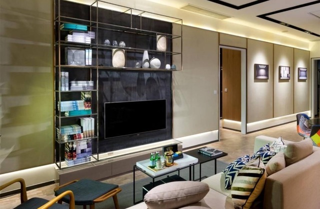 Tiffany Suite with Bathtub