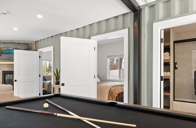 Timber Cube Cabin Mountain Views Ski & Games