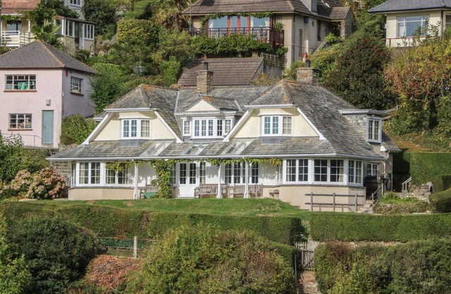 TIMBERS, family friendly, with open fire in Newton Ferrers