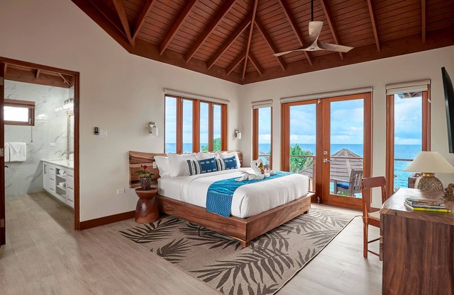Timbuktu is a luxury 5 bedroom villa with stunning seaviews on the sea.