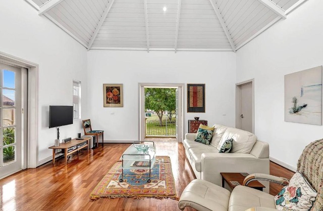 Time and Tide Hideaway - A Spacious Beachside Escape