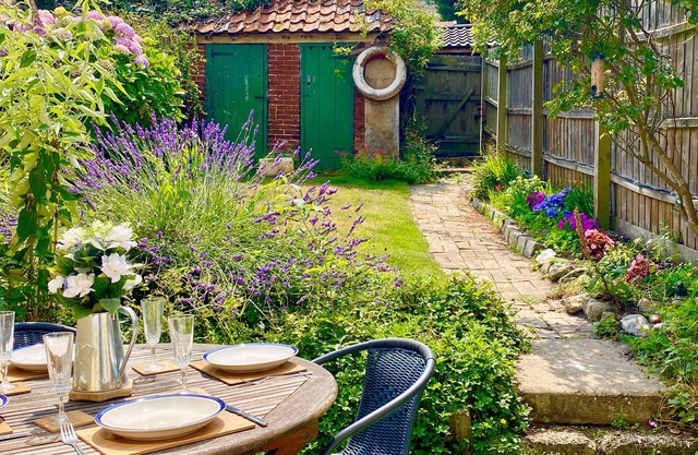 Tinkers Cottage - Three Bedroom House, Sleeps 5