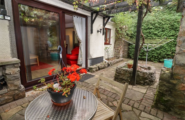 TINKLETOD, romantic, character holiday cottage in Nailsea
