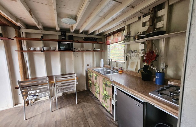 tiny home 2 rustic with kitchen near Volcano National Park