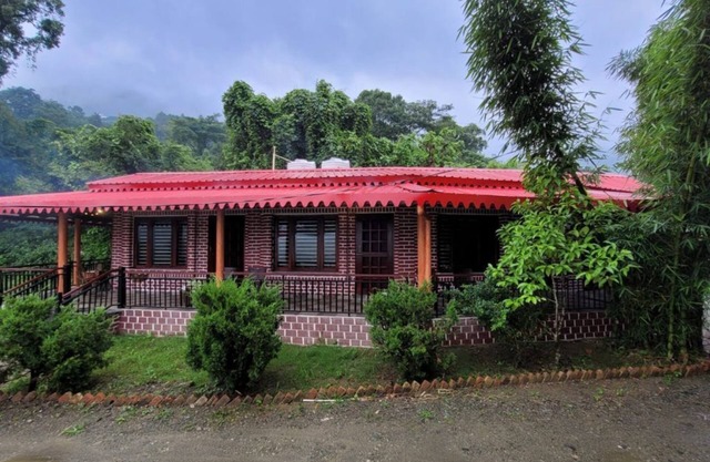 Titan Villa, Bhimtal by Ebony Stays – Tea, Trees & Tranquil 2BHK Villa