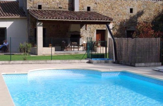 TIVOLI Farm building, swimming pool, mountain biking, Lake 600ha, Beach, kayak, Pedal boats, Castles