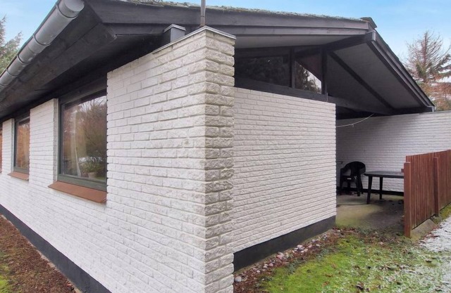 "Tjara" - 600m from the sea by Interhome