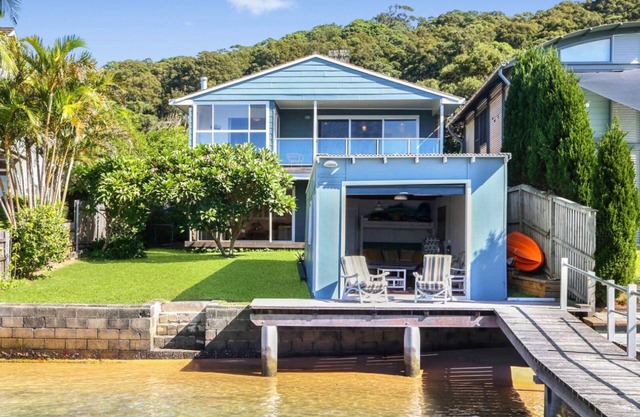 Tofua - Absolute Waterfront by HolidayCo.