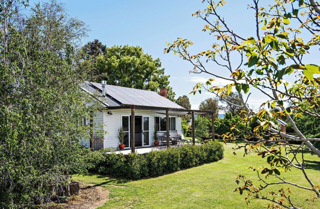 Tom's Cottage @ Wilgowrah. A charming and tranquil garden cottage.