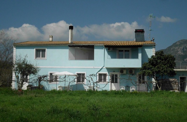 Tom's House 3 - Quiet Family House between Paleokastritsa n Dassia n Ipsos!