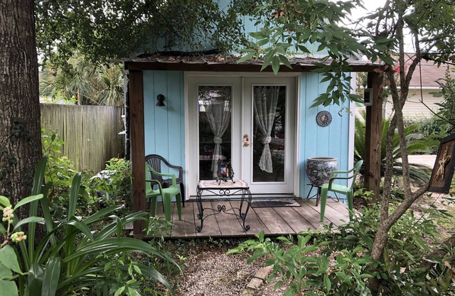 Tommy's Zen Garden and Cottage, a wonderful peaceful retreat!