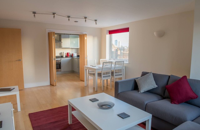 Toothbrush Apartments - 2 Bed 2 Bath - Ipswich Central - St Nicholas