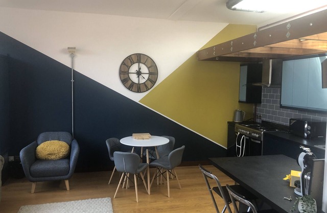 Toothbrush Apartments - 2 Bed/1 Bath Central Ipswich - Lloyds Avenue