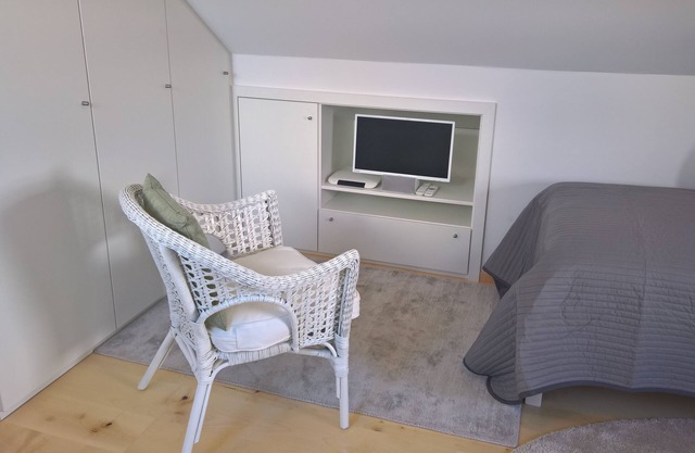 Top 1.5-room apartment, bright and friendly
