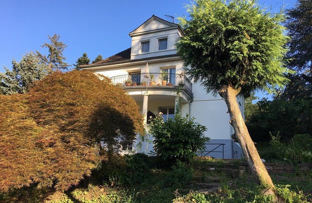 Top 3 Zi. Apartment in villa area near the castle and old town, 110 sqm