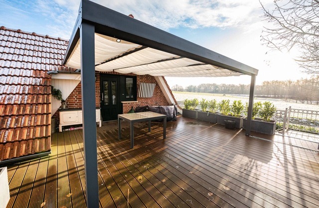 Top floor apartment with large terrace