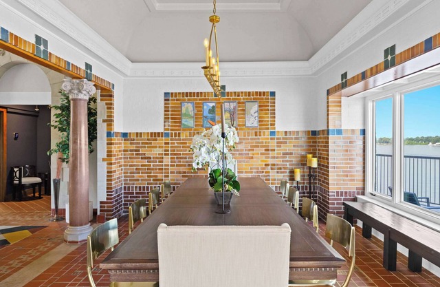 Top-Floor Riverside Retreat|Timeless Charm & Views