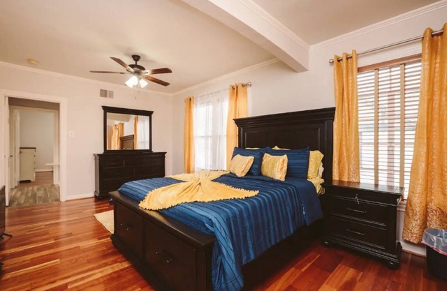 Top Level duplex blocks from UIW/Trinity & Zoo