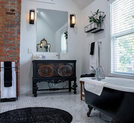 Top Walk score! Prime Westport Midtown Location!