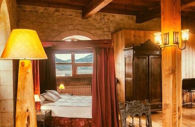Torre de San Martín Rural accommodation 2-15 people