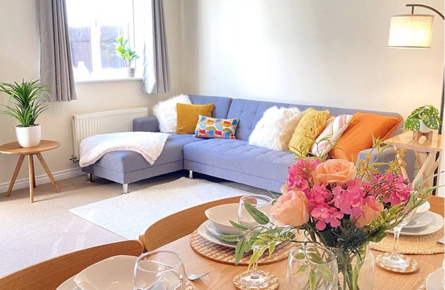 Towcester House - Spacious 3 Bedrooms, Garden, Free Parking, Smart TV