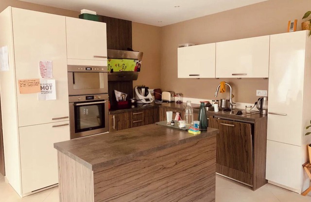 Town house near town center + parks and gardens