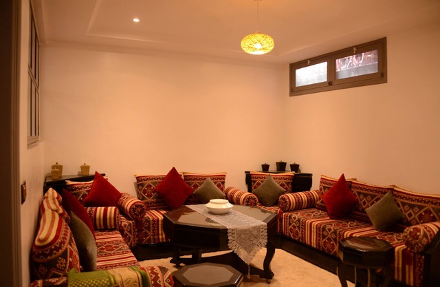 Town house with heated jacuzzi 1 km from the ramparts of Taroudant