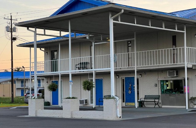 Towne inn