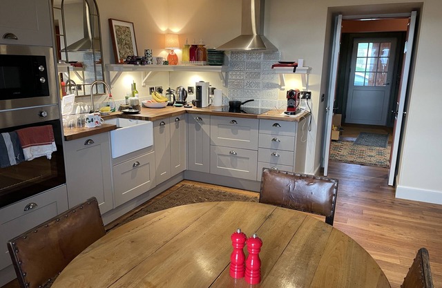 Townhead Farmhouse - sleeps 4 guests in 2 bedrooms