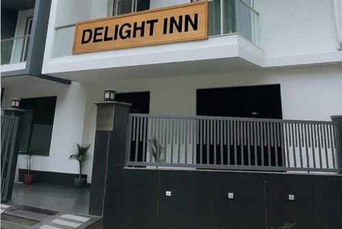 Townhouse OAK Hotel Delight Inn