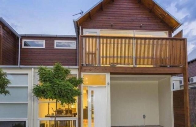 Townhouse on Hitchcock Ave with FREE NBN WiFi