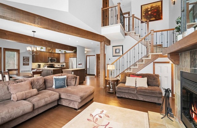 Townhouse on the Golf La Bête -10min to Tremblant