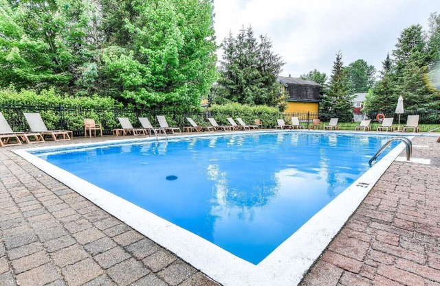 Townhouse with Free Shuttle to Tremblant Resort