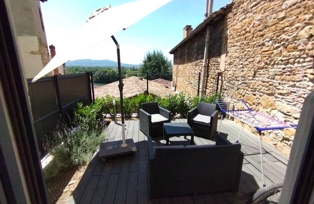 Trévoux: Loft Ravissant Avec Terrasse