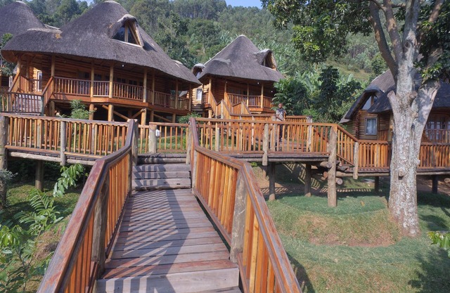 Trackers Safari Lodge Bwindi