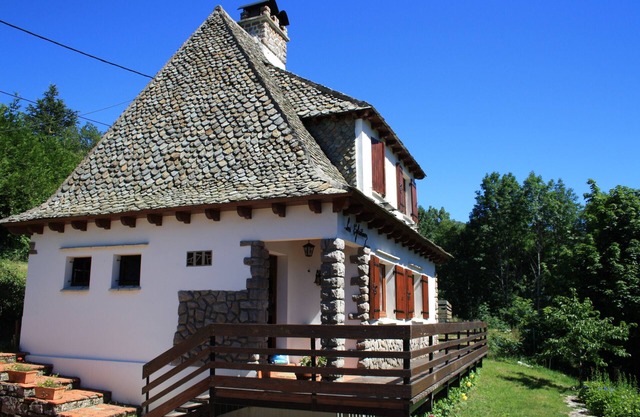 Traditional chalet 5 minutes from Super Lioran, ideal for your mountain holidays