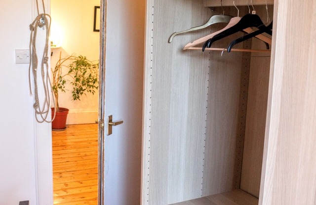 Traditional 5BD Flat Overlooking Bruntsfield Links